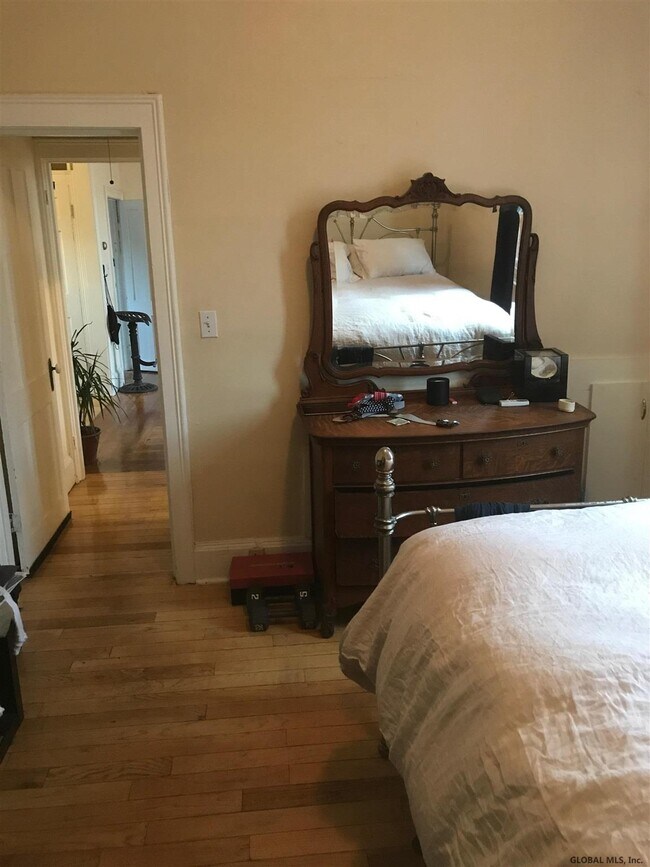 Foto del edificio - 487 Broadway