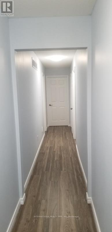 Building Photo - 43 Quaker Ridge Rd