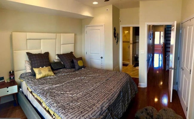 Master Bedroom - 1621 Carpenter St