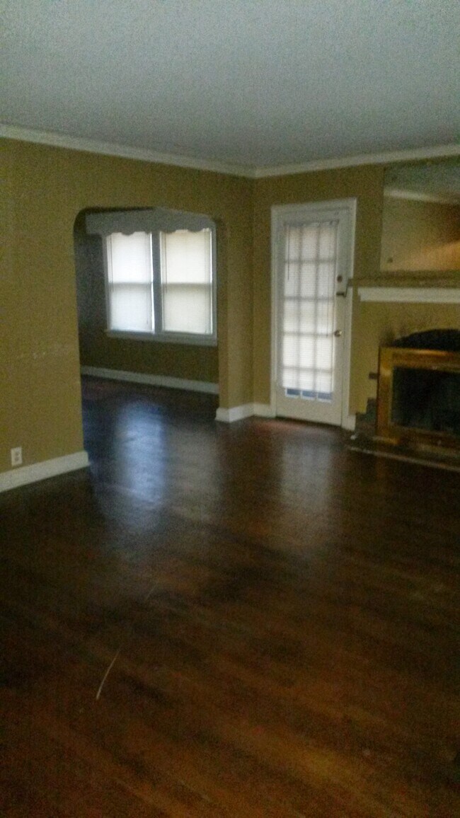 Foto del edificio - 7400 Forest Ave