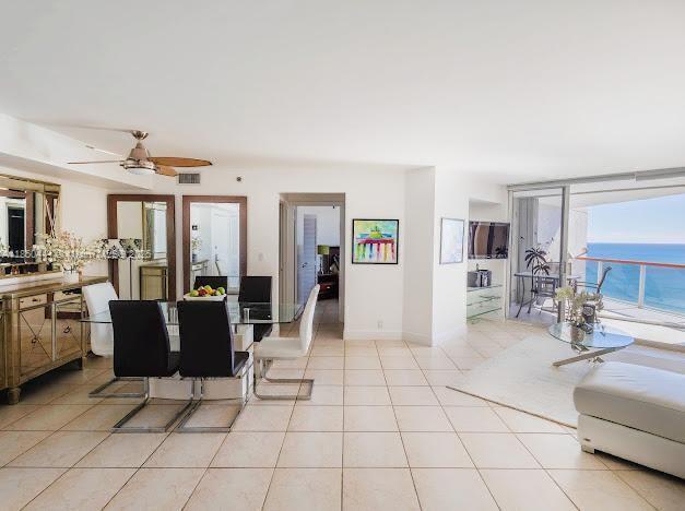 Foto del edificio - 6767 Collins Ave