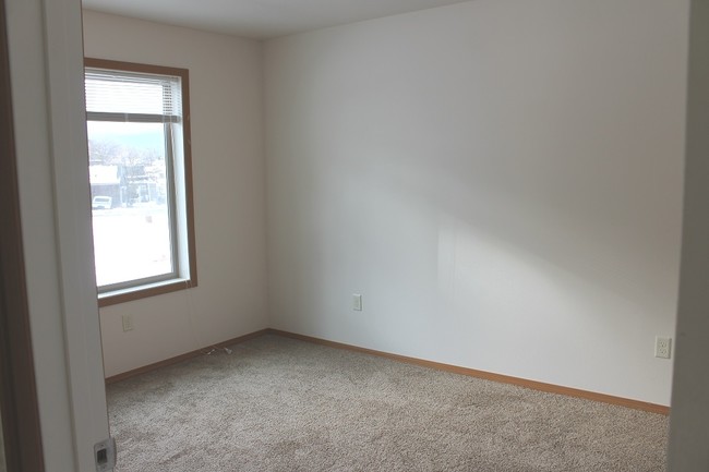 Building Photo - 1410 Worden Ave