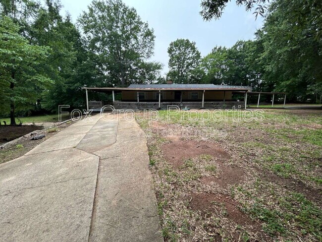 Foto del edificio - 579 Old Speedway Dr NW