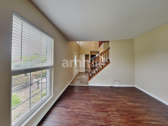 Foto del edificio - 1958 Peach Blossom Ln