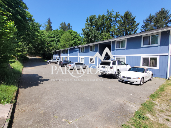 Building Photo - 2 Bed 1 Bath Unit with Updated Features!