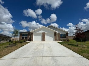 Building Photo - 1234 Lehmann Dr