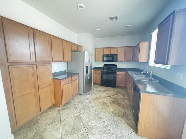Building Photo - 3115 S Magnolia Ln