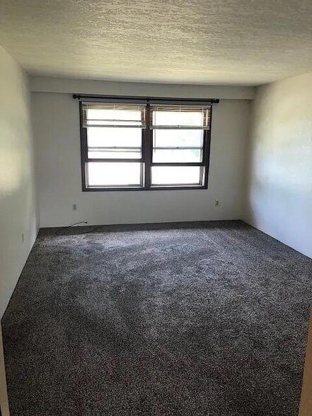 Foto del edificio - 12631 W Michigan Ave