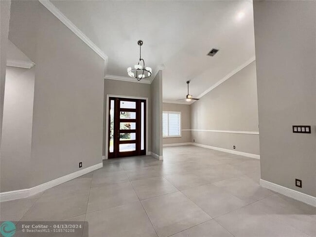 Building Photo - 720 Birdie Ct