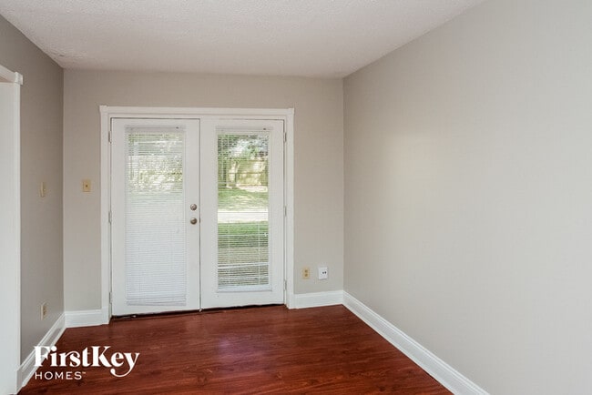Building Photo - 8970 Hertford Pl W