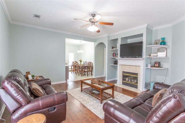 Foto del edificio - 6913 Sandfield Dr