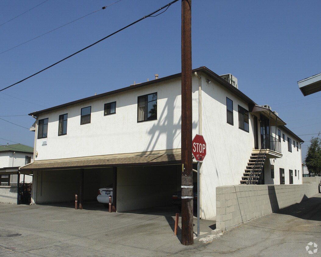 Building Photo - 235 San Marcos St