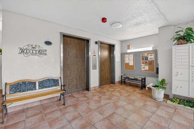 Foto del edificio - 7076 Huntington Ln