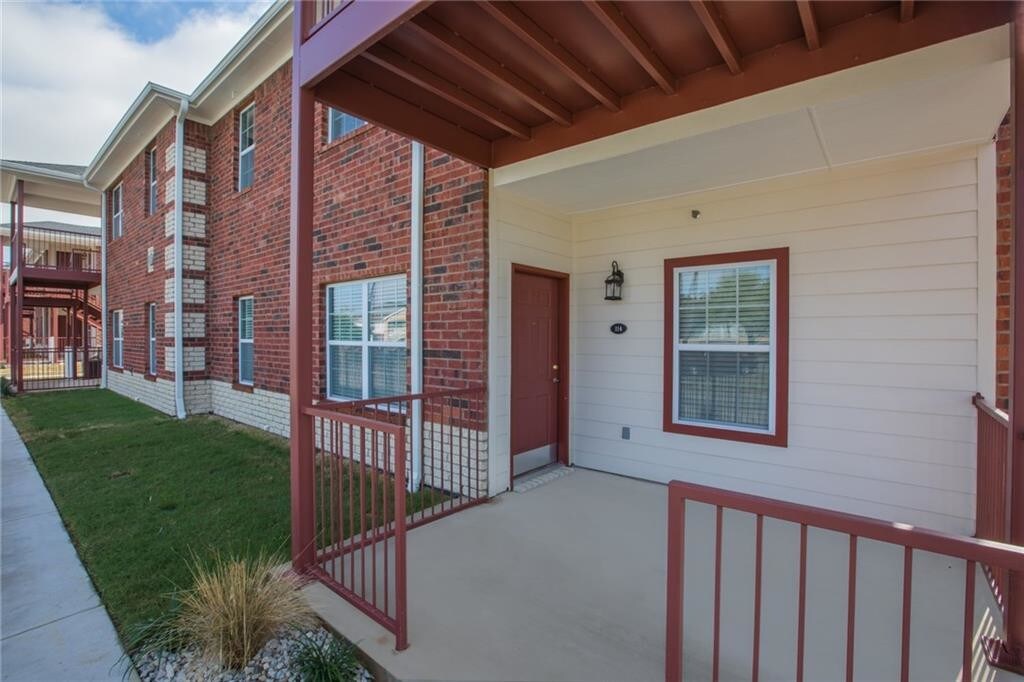 Foto principal - 1216 Ave A
