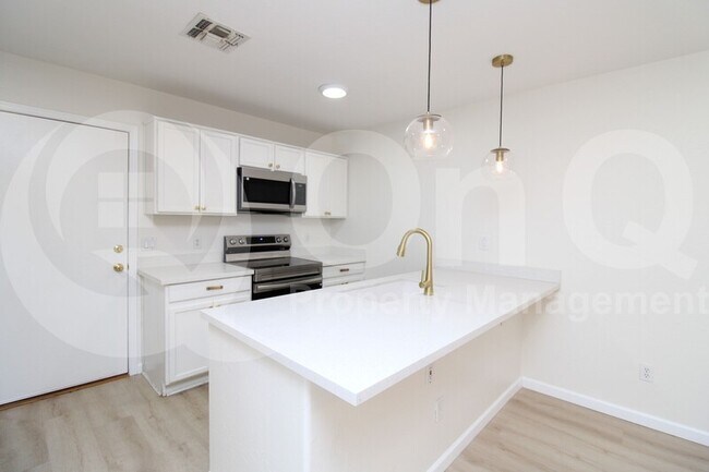 Building Photo - 3716 E University Dr