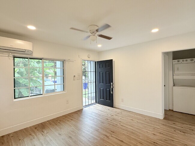 Foto del edificio - 3 BR / 2 BA Completely Remodeled Home