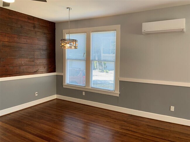 Foto del edificio - 19 Hyde Park Blvd