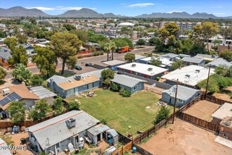 Building Photo - 2139 W Vista Ave