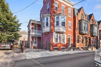 Building Photo - 17 S Pine St