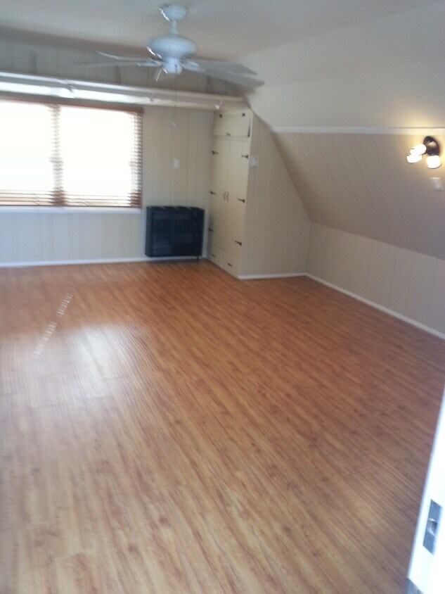 Primary Photo - 5815 Highland Ave