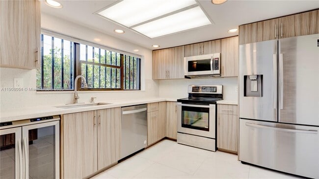 Foto del edificio - 6460 NW 2nd St