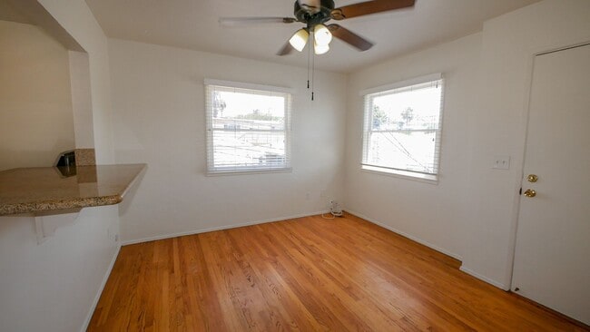 Building Photo - 2nd Floor 1 bedroom 1 bath apartment in PB - 1 CAR GARAGE