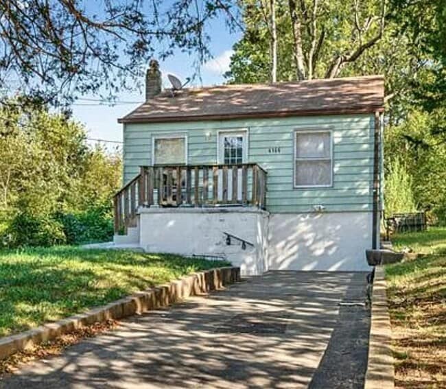 Foto del edificio - 6166 Emerald Ave