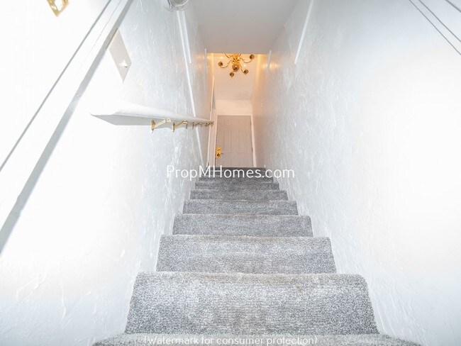 Building Photo - 2225 SE 77th Ave