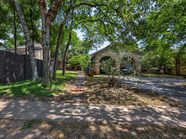 Building Photo - 1710 Cinnamon Path