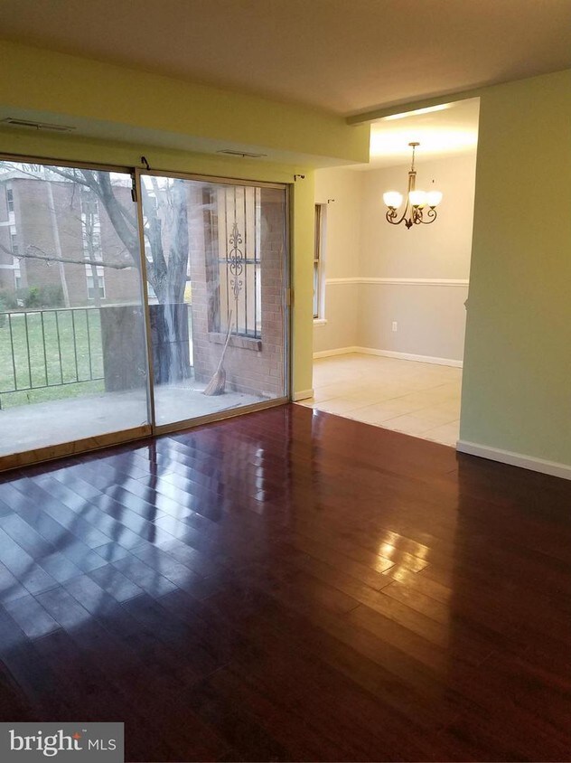 3807 St Barnabas Rd Unit T104, Hillcrest Heights, MD 20746 Condo for