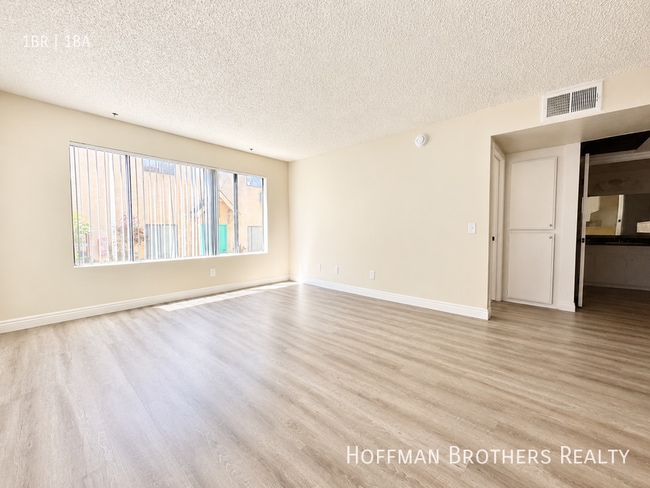Building Photo - 9233 Van Nuys Blvd