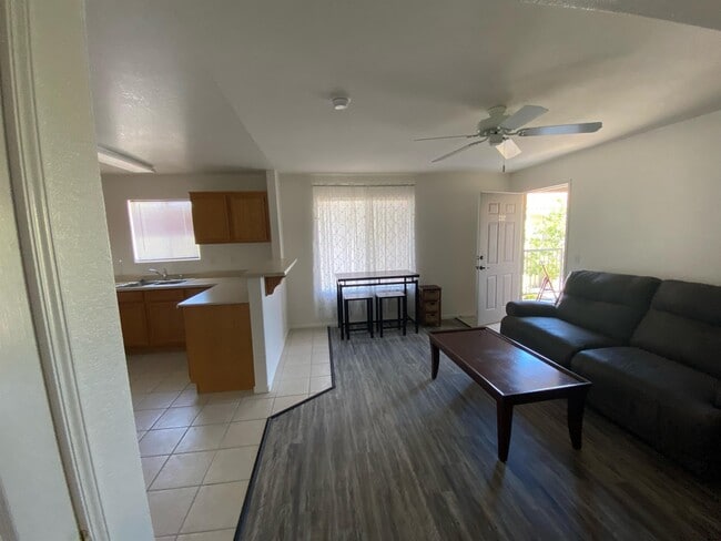 Foto del edificio - 3980 E Owens Ave