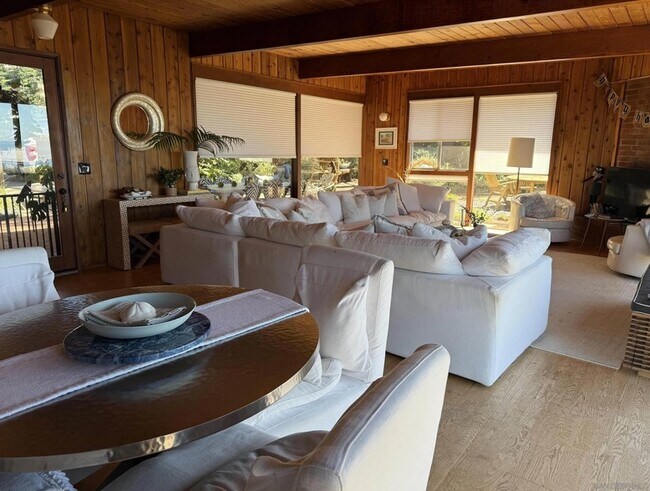 Foto del edificio - 240 Ocean View Ave