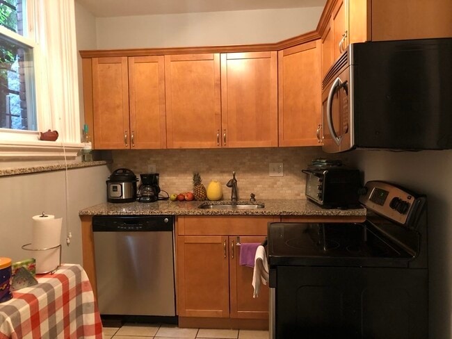 Building Photo - 351 Dorchester St