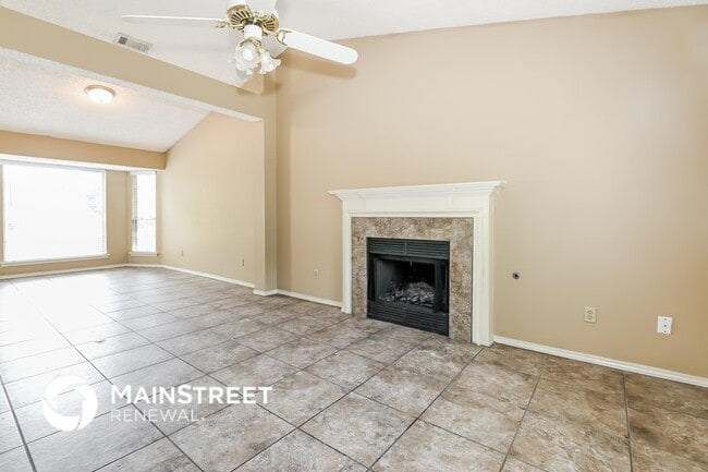 Building Photo - 909 Eagle Dr