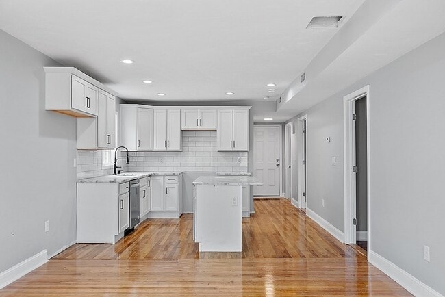 Building Photo - 79 Gage St