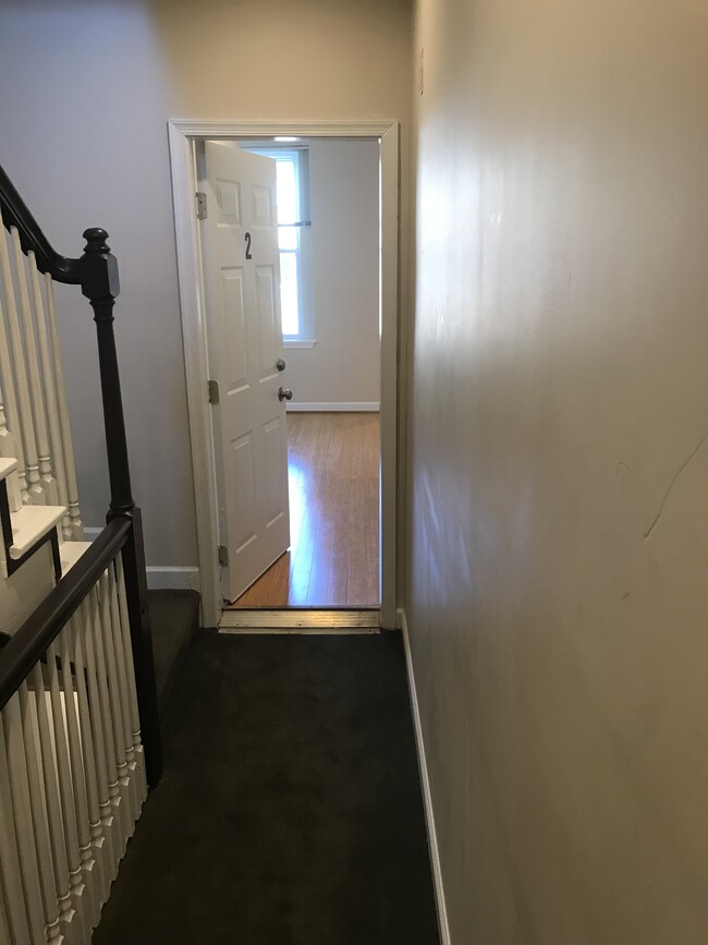 Unit 2 entry - 1448 Newton St NW