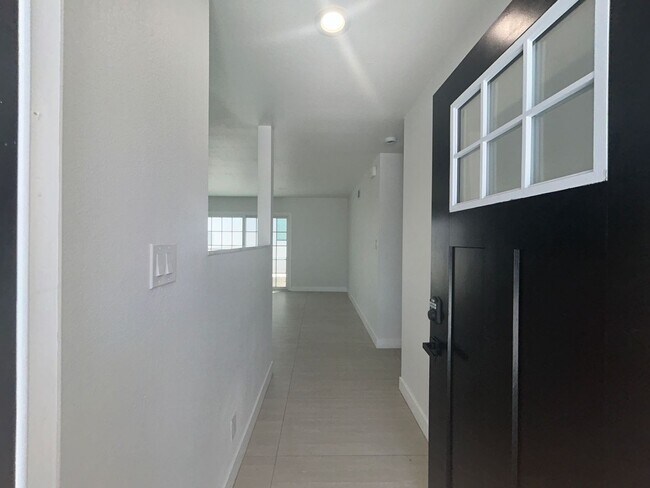 Building Photo - Spacious 3bed 2bath House for Rent in Garden Grove