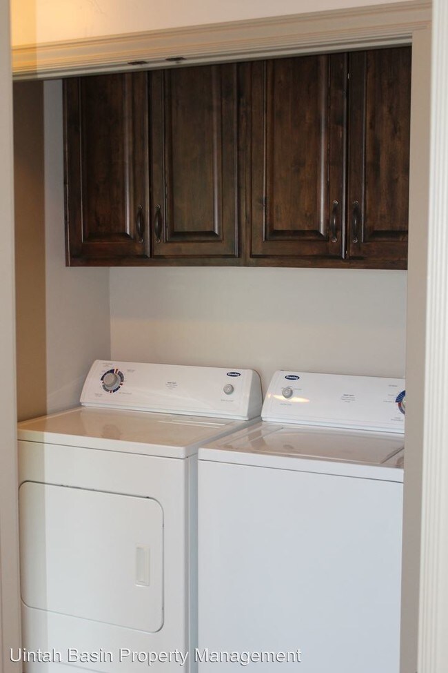 825 S 90 E Unit E302 Vernal Ut 84078 Condo For In Building Photo 825 S 90 E