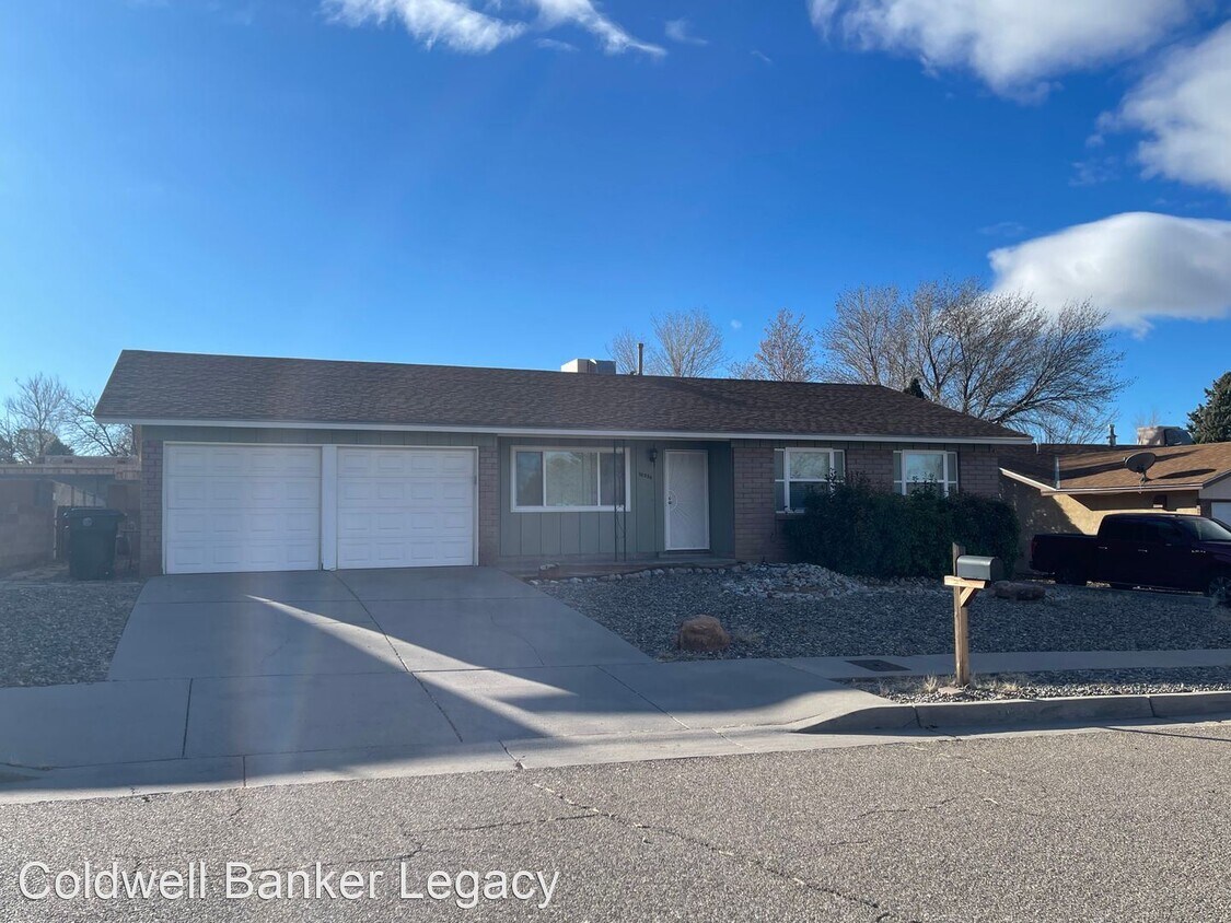 3 br, 2 bath House 10324 Manzanillo Ave NE House Rental in