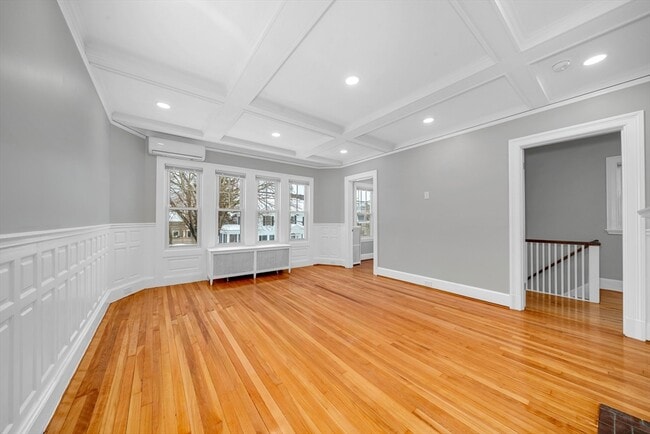 Foto del edificio - 28 Richardson Ave