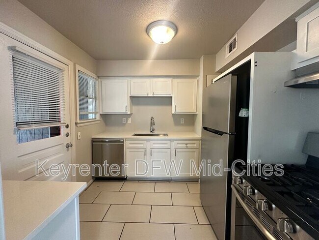 Building Photo - 309 N Oak Cliff Blvd