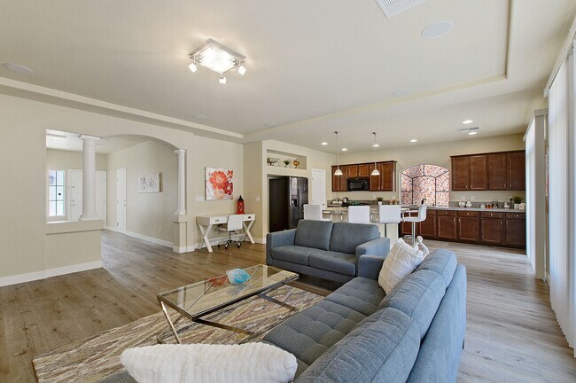 Great room/entry - 5978 Mendocino Hill Ave