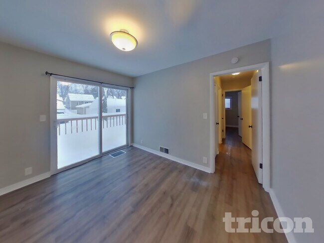 Foto del edificio - 3105 Georgia Ave S