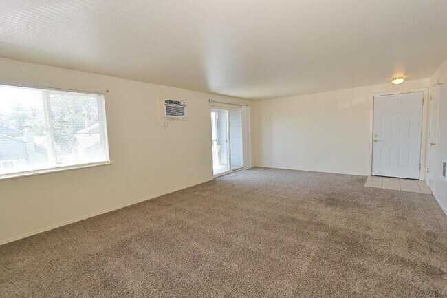 Foto del edificio - 6734 W Clinton Ln