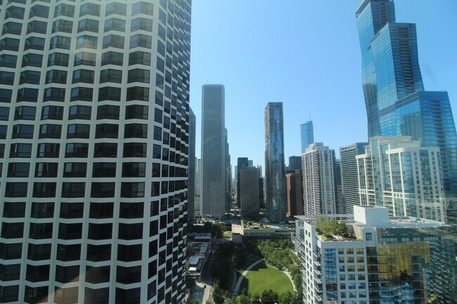 Foto del edificio - 195 N Harbor Dr