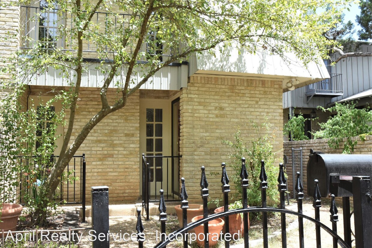 Primary Photo - 2 br, 1.5 bath House - 3706 A Meredith St
