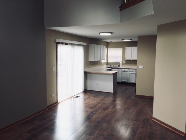 Building Photo - 1428 Foxmoor Ln