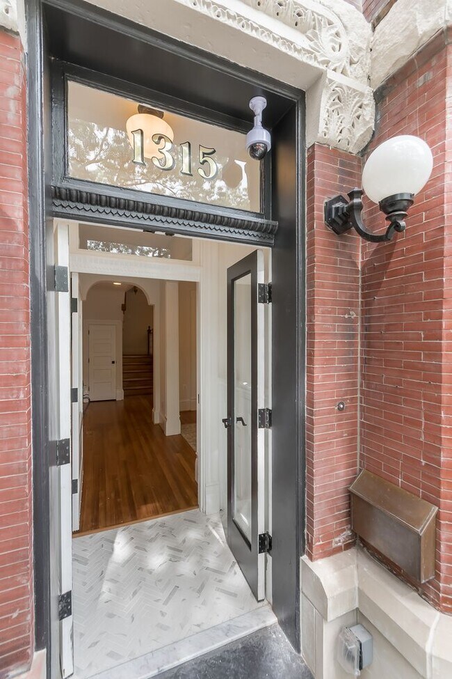 Foto del edificio - 1315 Euclid St NW