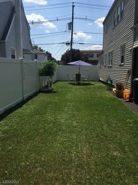 Foto del edificio - 47 Pleasant Ave